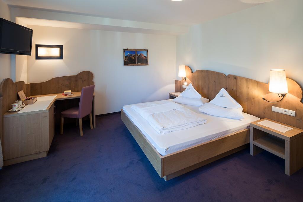 Parc Hotel Tyrol Castelrotto Exterior foto